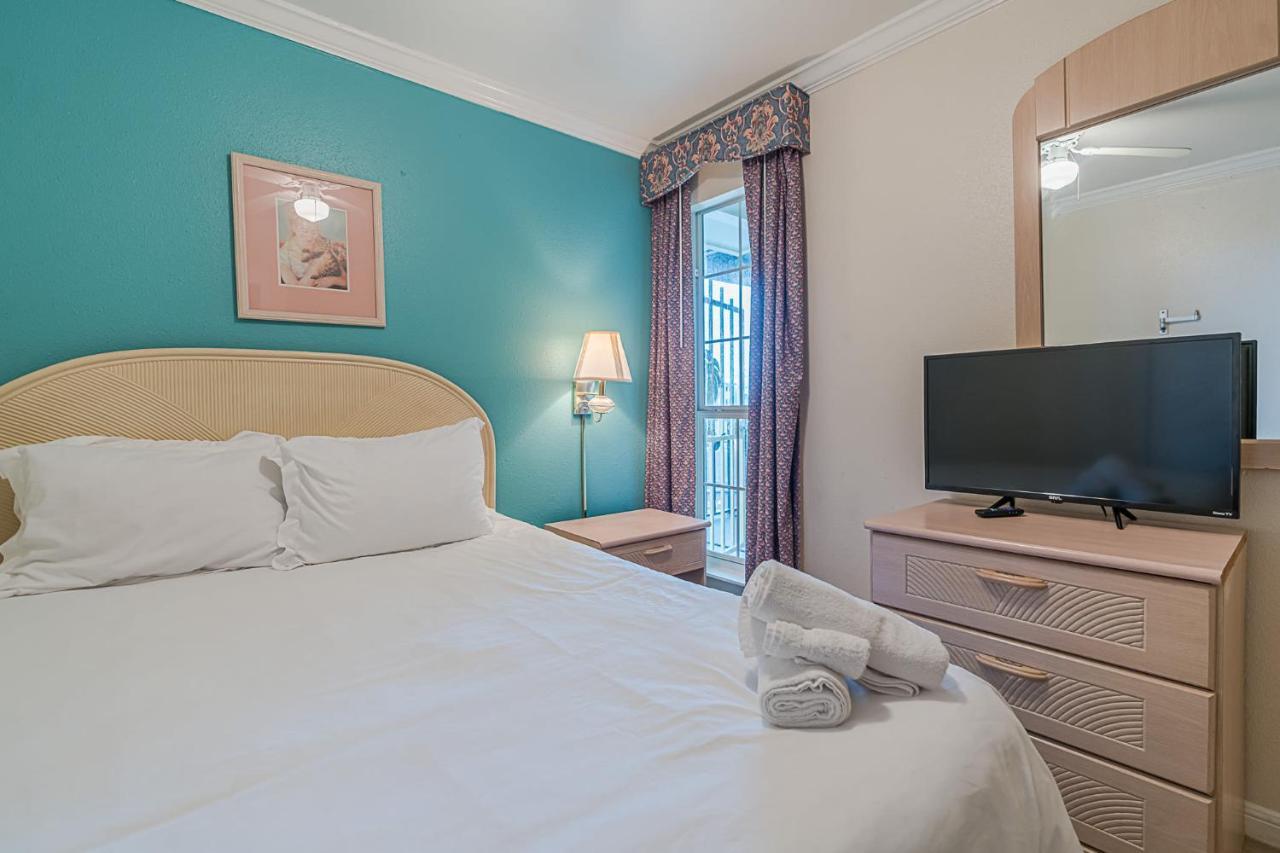 Beachside Bungalow With 2 Pools Hotell Galveston Exteriör bild